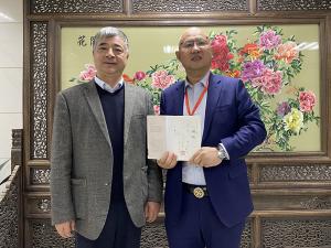 秦剑院长与中国中医科学院中医基础理论研究所副所长徐世杰教授合影